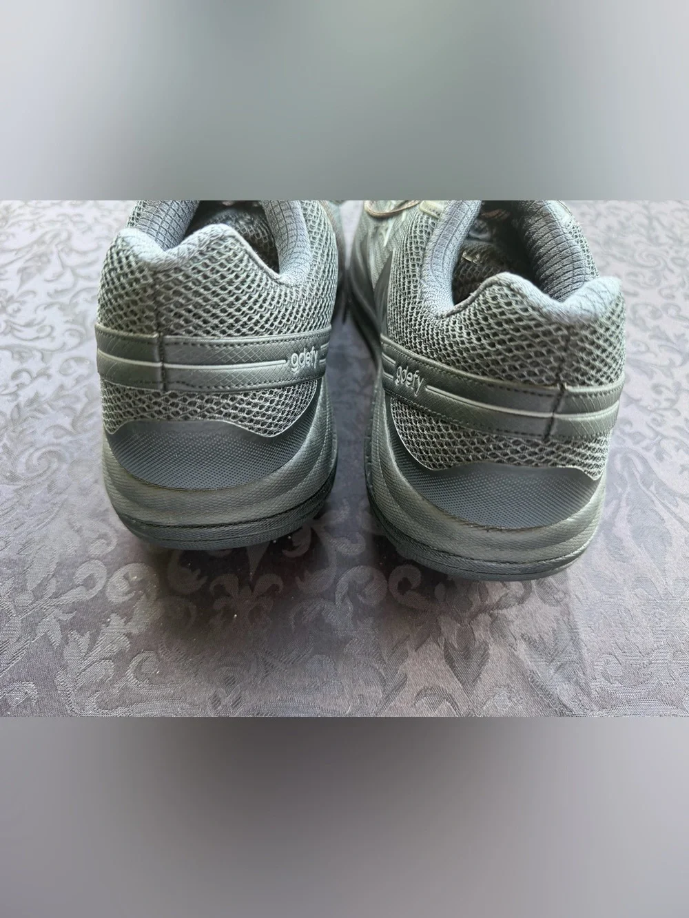 GDEFY Gravity Defyer Mighty Walk Men’s Size 11.5 Gray Black Walking Shoes
